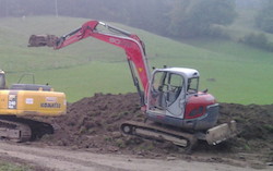 Bagger beim Straßenbau